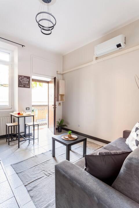*New Apartment In The Center Милан Экстерьер фото